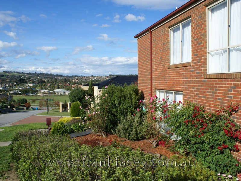 25 Cherry Tree Lane, Narre Warren VIC 3805