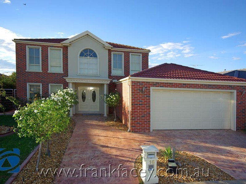 16 Pendulum Place, Berwick VIC 3806