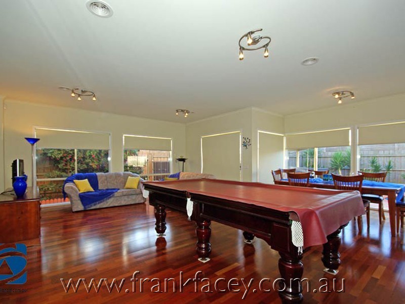 16 Pendulum Place, Berwick VIC 3806