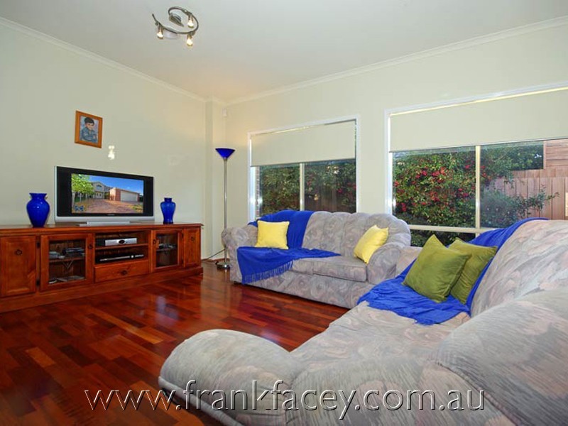 16 Pendulum Place, Berwick VIC 3806