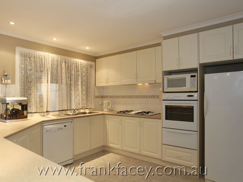 48 Caversham Terrace, Lynbrook VIC 3975