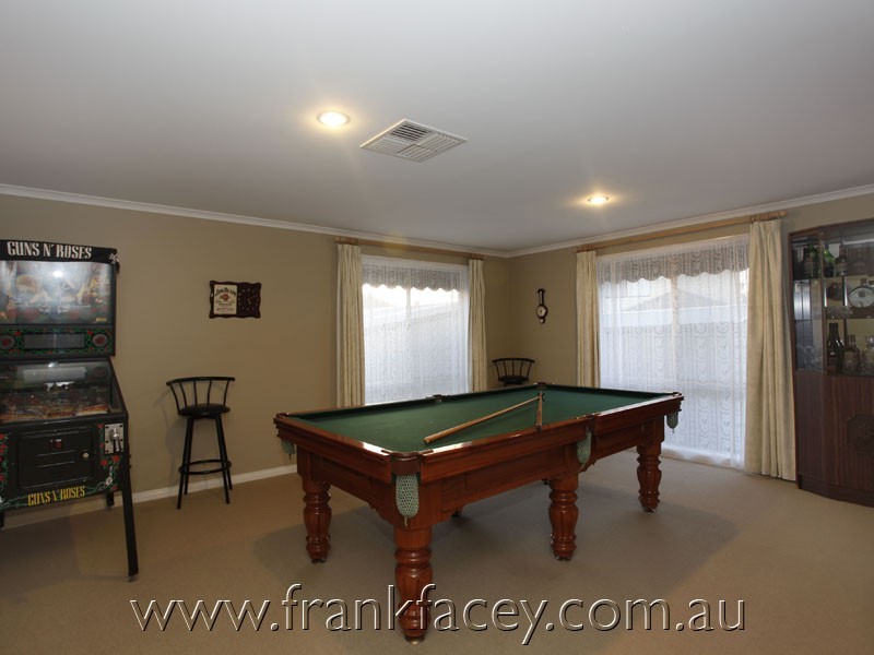 48 Caversham Terrace, Lynbrook VIC 3975