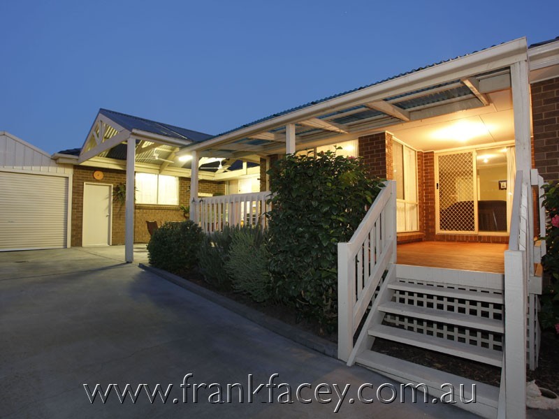 48 Caversham Terrace, Lynbrook VIC 3975