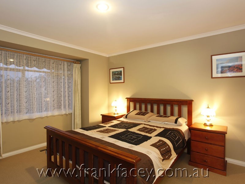 48 Caversham Terrace, Lynbrook VIC 3975