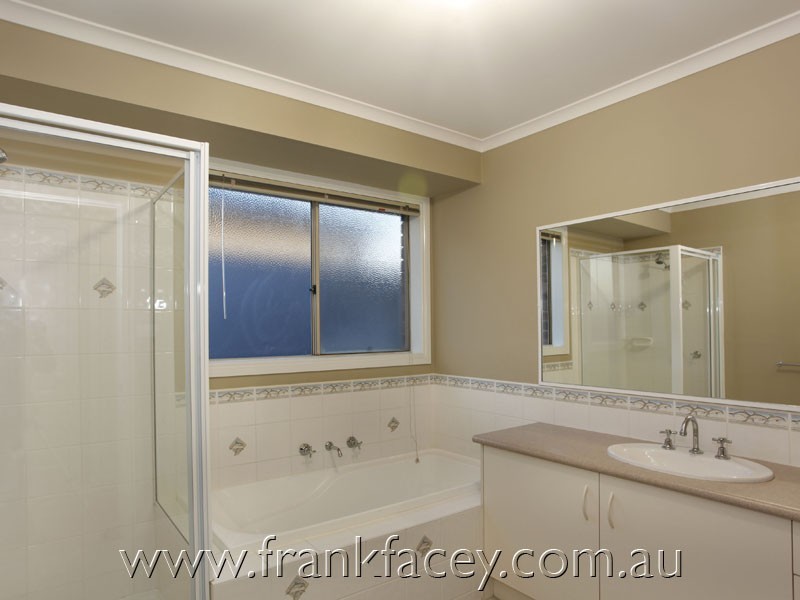 48 Caversham Terrace, Lynbrook VIC 3975