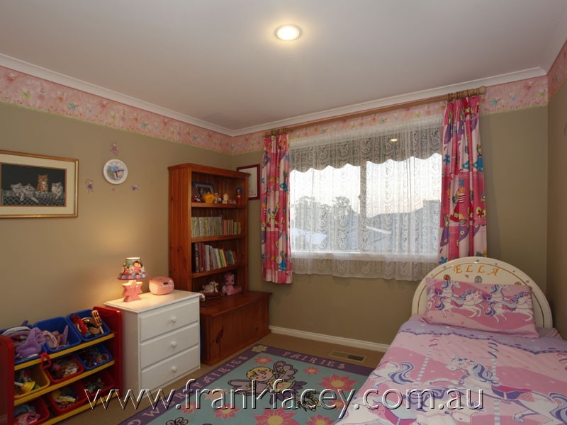 48 Caversham Terrace, Lynbrook VIC 3975