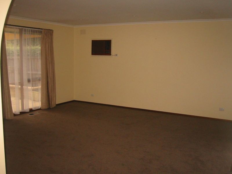 15 Harkaway Road, Berwick VIC 3806