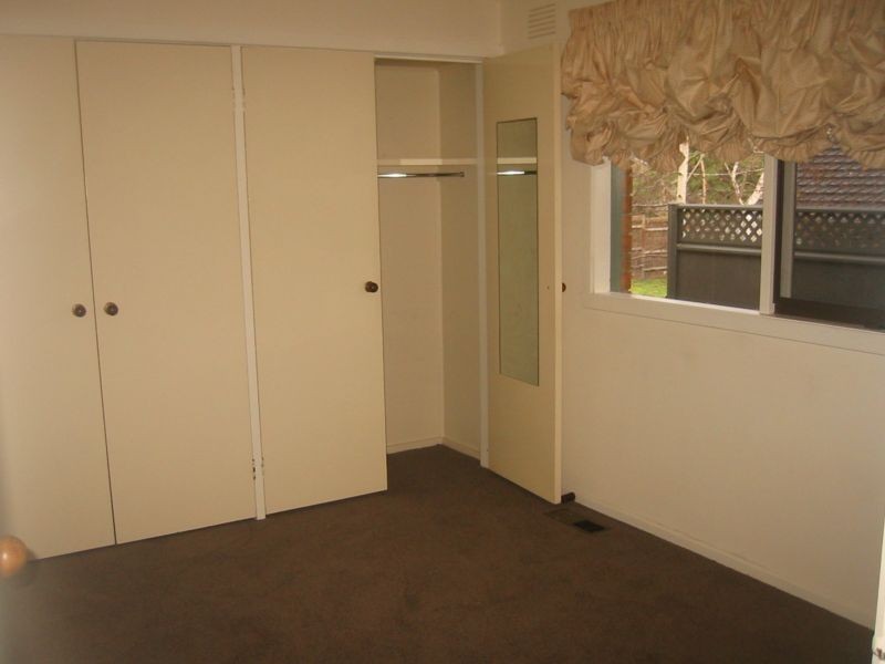 15 Harkaway Road, Berwick VIC 3806