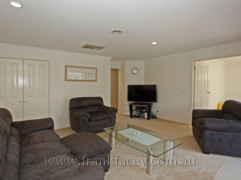 7 Duffy Court, Berwick VIC 3806