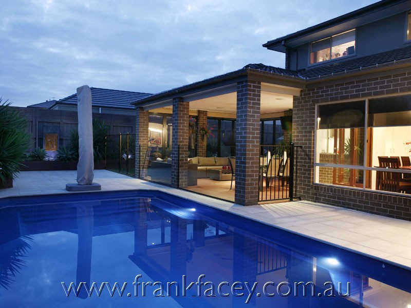 4 McNair Court, Berwick VIC 3806