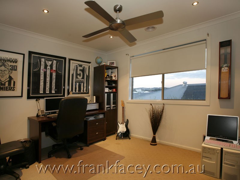 4 McNair Court, Berwick VIC 3806