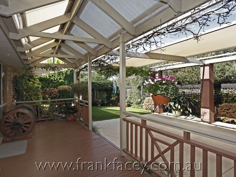 19 Michael Court, Berwick VIC 3806