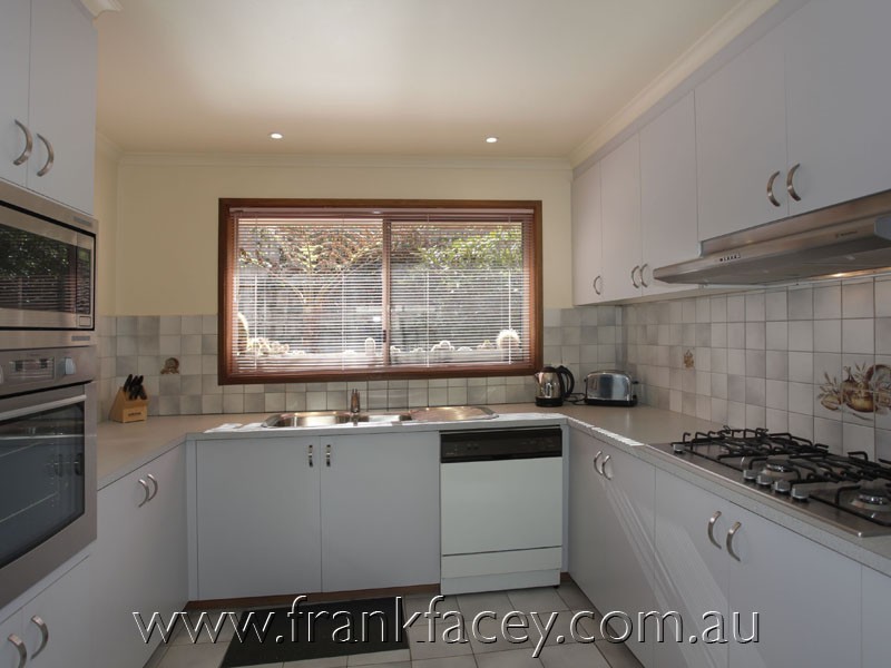 19 Michael Court, Berwick VIC 3806