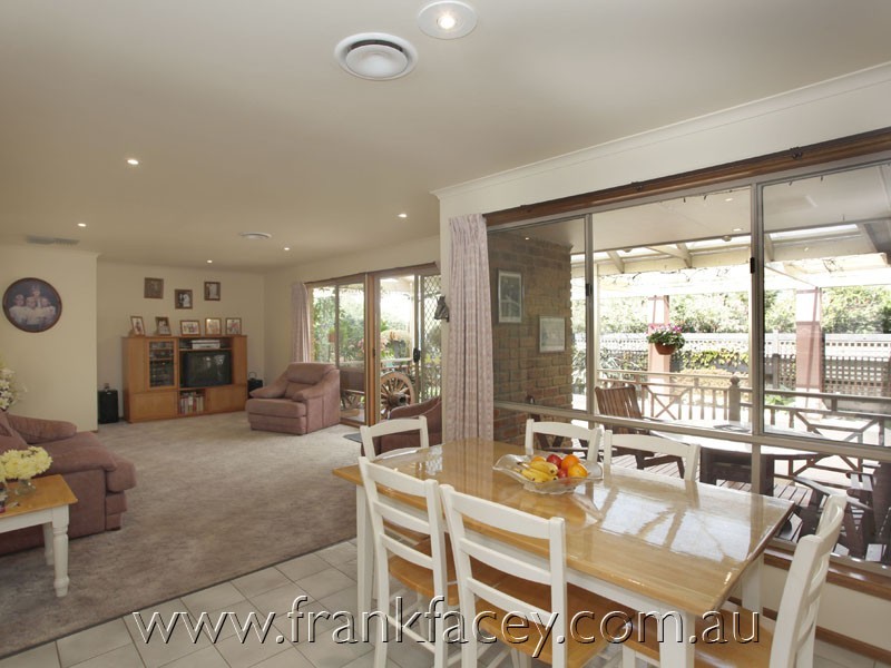 19 Michael Court, Berwick VIC 3806