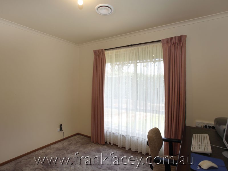 19 Michael Court, Berwick VIC 3806