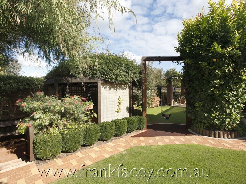 19 Michael Court, Berwick VIC 3806