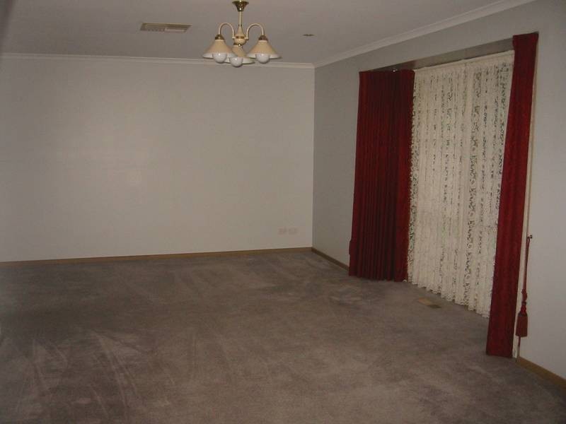 5 Ellaswood Close, Berwick VIC 3806