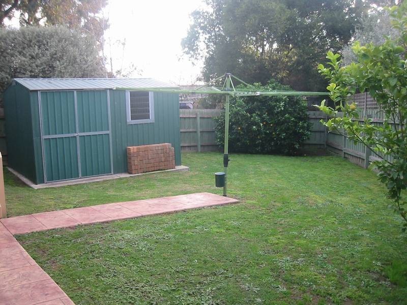 5 Ellaswood Close, Berwick VIC 3806