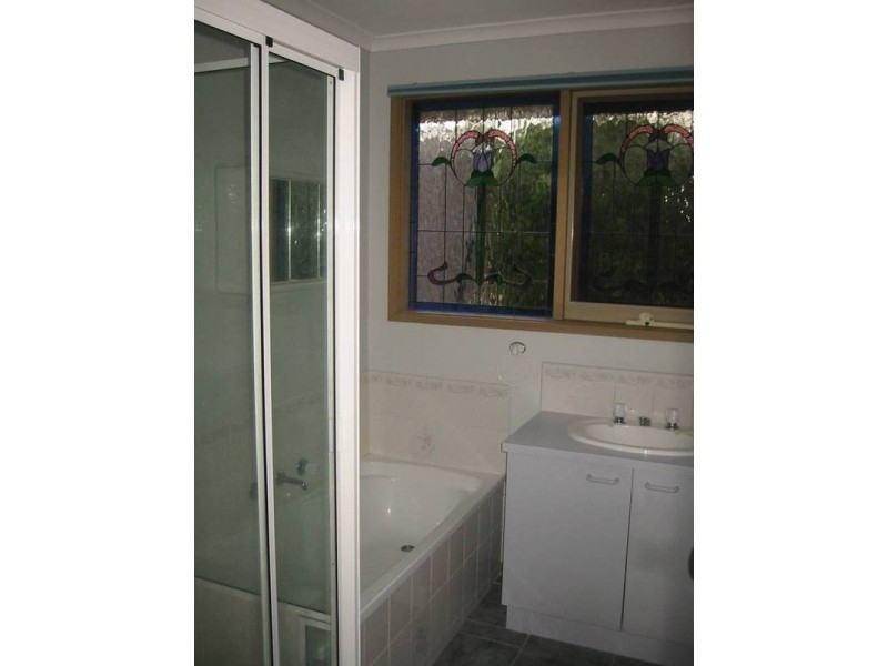 5 Ellaswood Close, Berwick VIC 3806