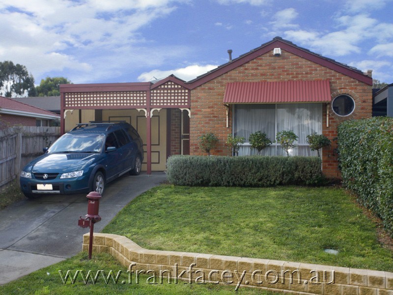 1 Wimmera Court, Berwick VIC 3806