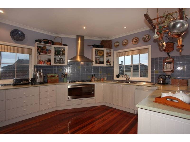 13 Yaldara Drive, Berwick VIC 3806