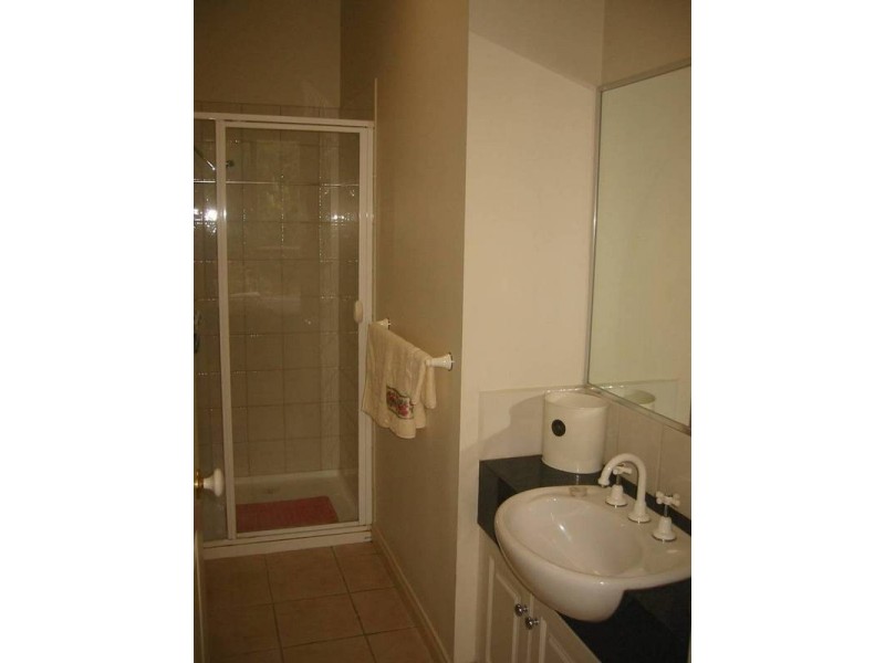 2/50 Peel Street, Berwick VIC 3806