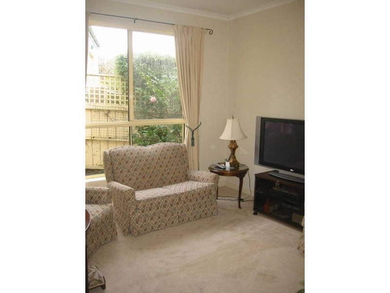 2/50 Peel Street, Berwick VIC 3806