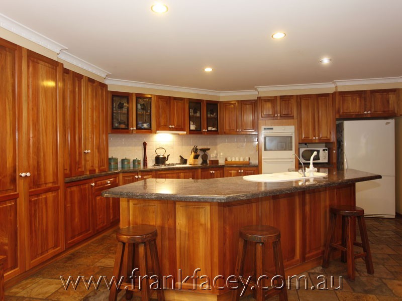 13 Ferncroft Court, Berwick VIC 3806