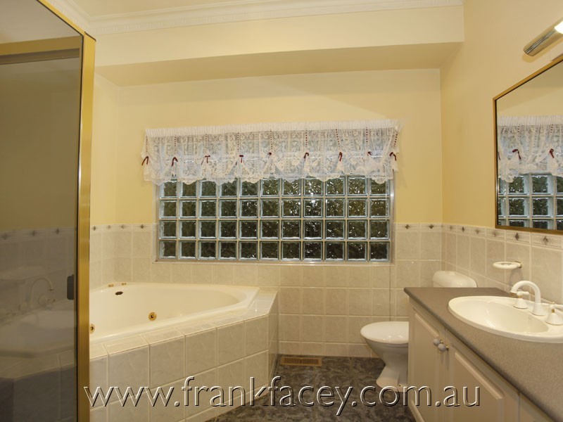 13 Ferncroft Court, Berwick VIC 3806