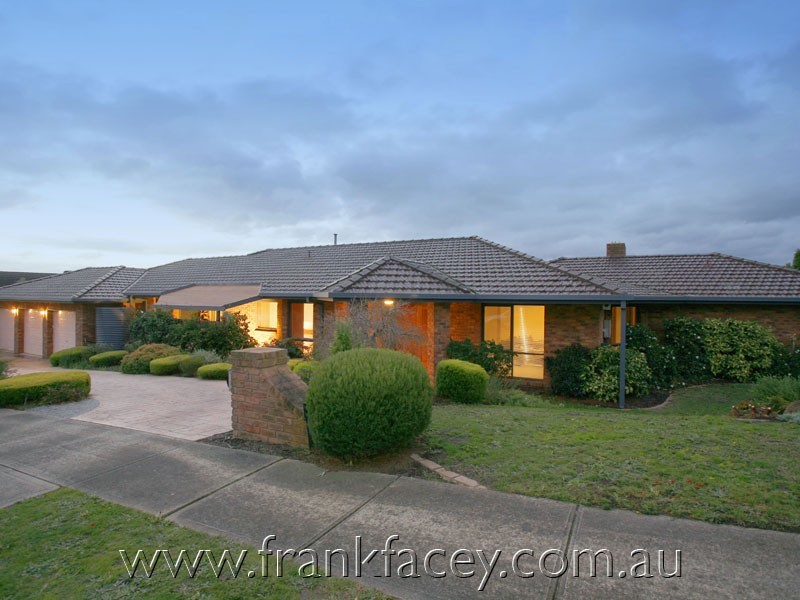 3 Grenville Court, Berwick VIC 3806