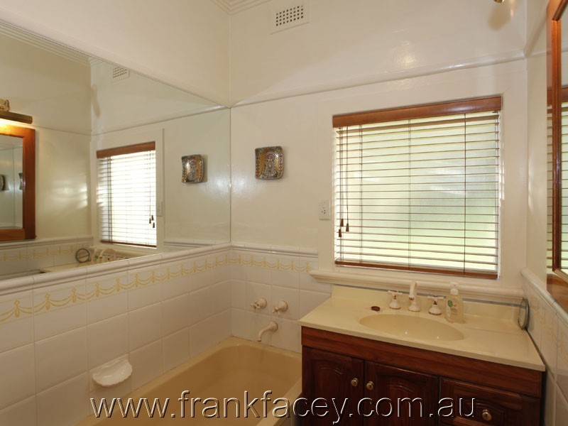 9 Beaconsfield-Emerald Road, Beaconsfield Upper VIC 3808