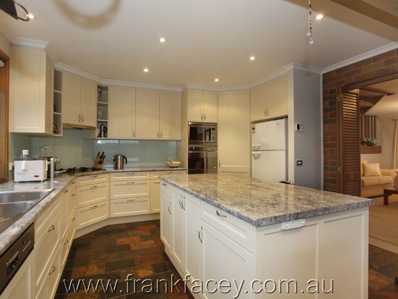 23 Shute Avenue, Berwick VIC 3806