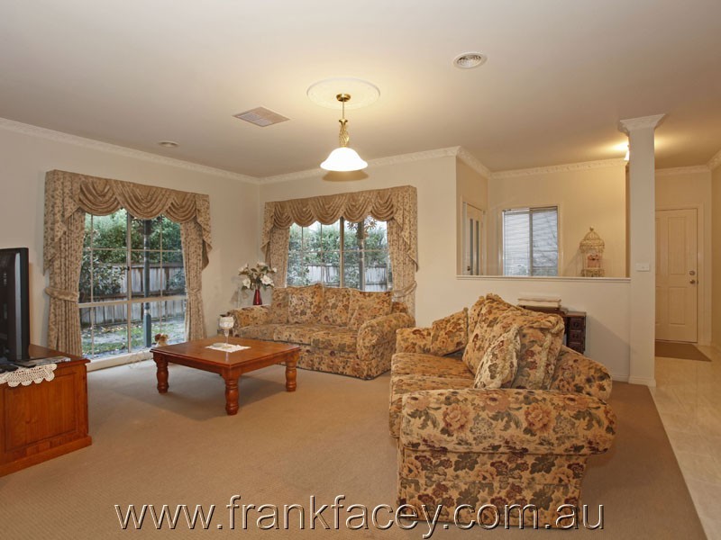 13 Grayden Drive, Berwick VIC 3806