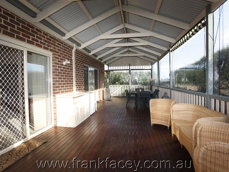 13 Grayden Drive, Berwick VIC 3806