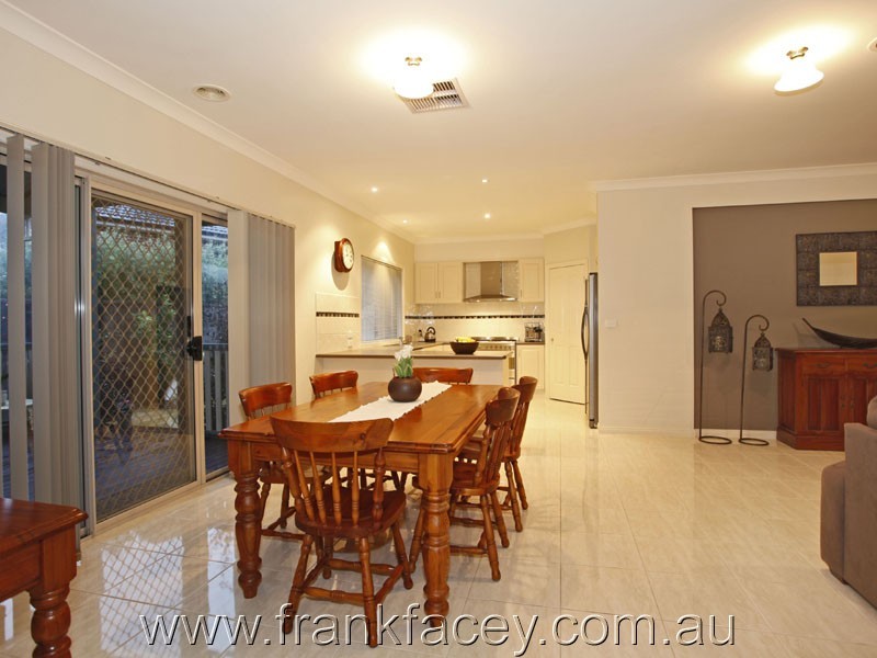 13 Grayden Drive, Berwick VIC 3806