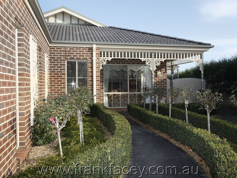 13 Grayden Drive, Berwick VIC 3806