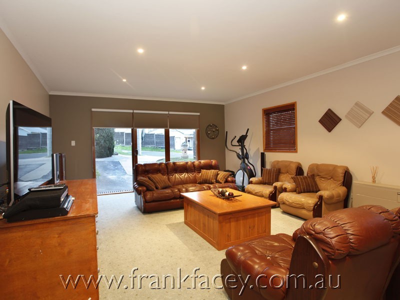 4 Edwardes Street, Berwick VIC 3806