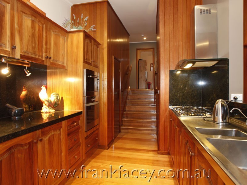 4 Edwardes Street, Berwick VIC 3806