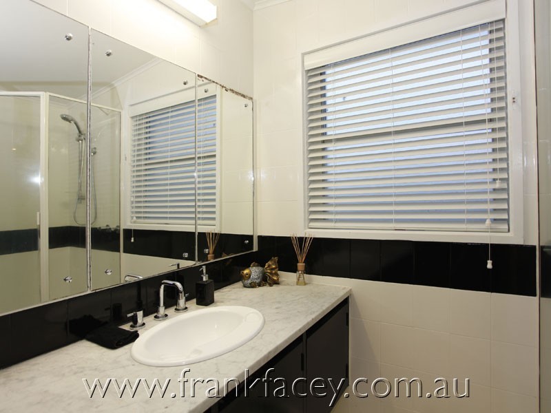 4 Edwardes Street, Berwick VIC 3806