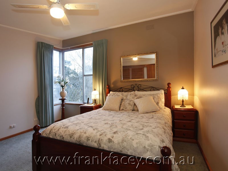 4 Edwardes Street, Berwick VIC 3806