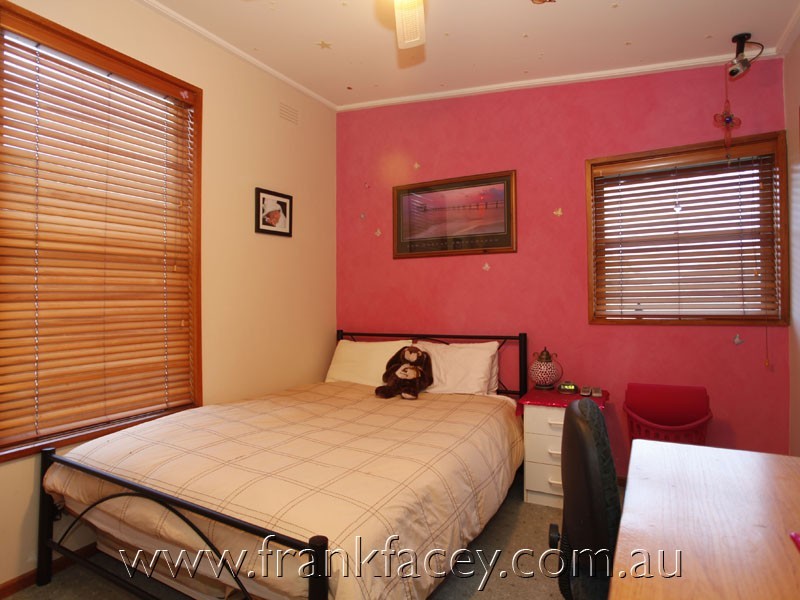 4 Edwardes Street, Berwick VIC 3806