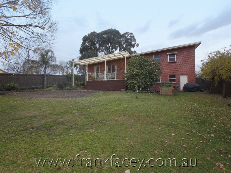 4 Edwardes Street, Berwick VIC 3806