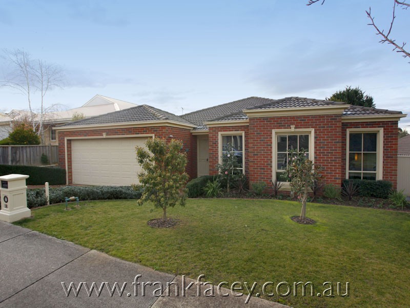18 Shannon Way, Berwick VIC 3806