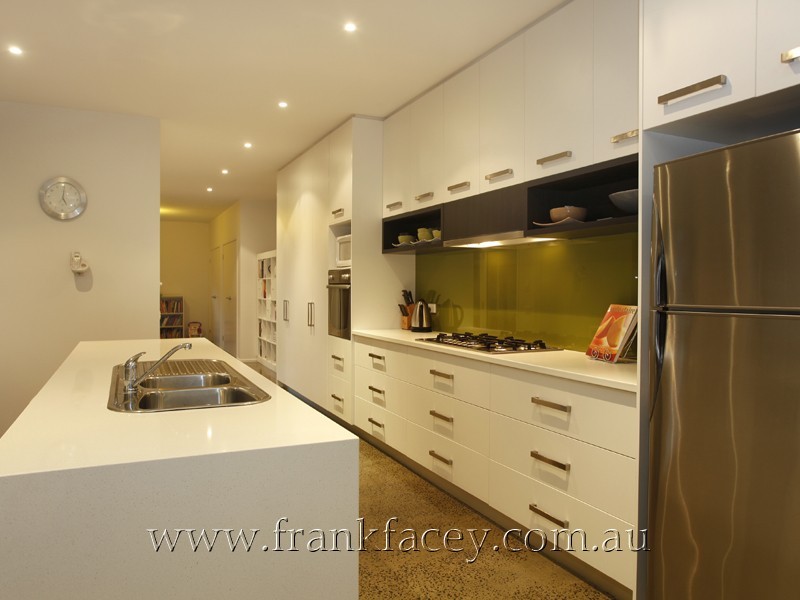 6 Lowanna Street, Berwick VIC 3806