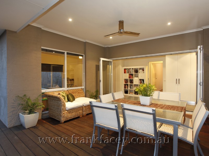 6 Lowanna Street, Berwick VIC 3806