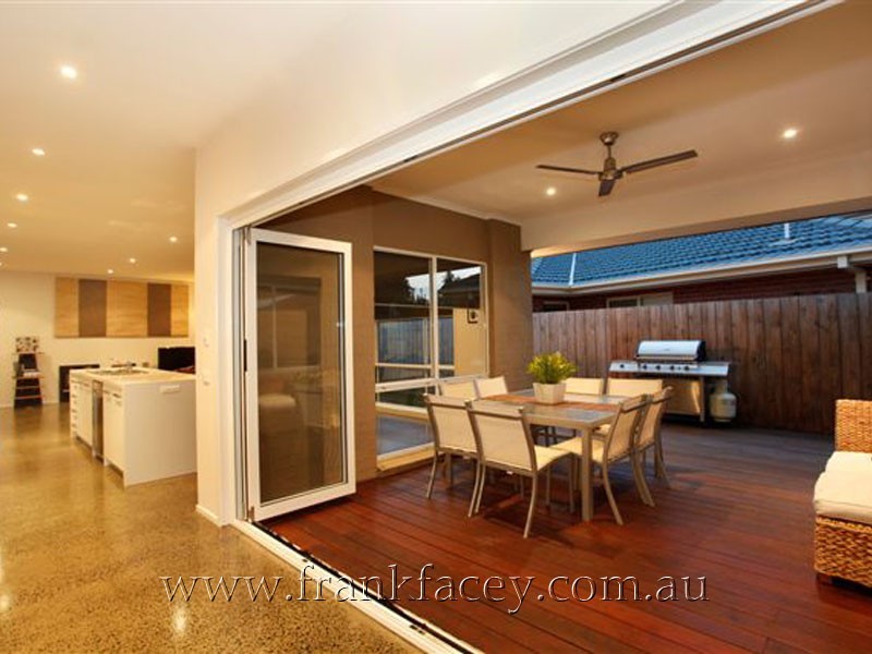 6 Lowanna Street, Berwick VIC 3806