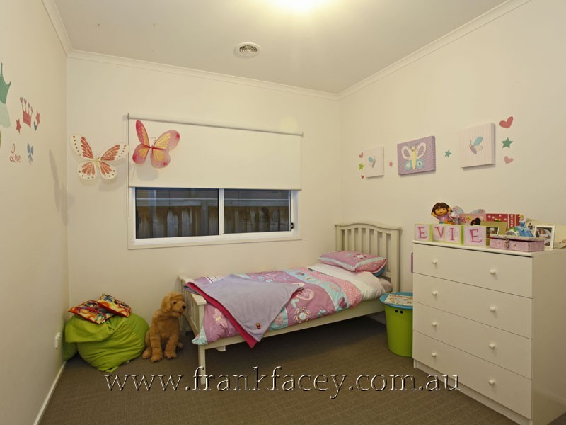 6 Lowanna Street, Berwick VIC 3806