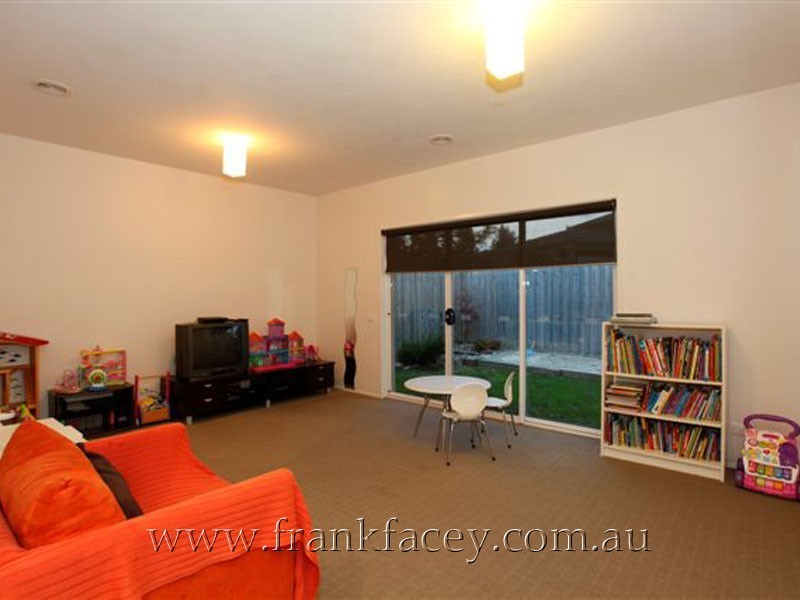 6 Lowanna Street, Berwick VIC 3806