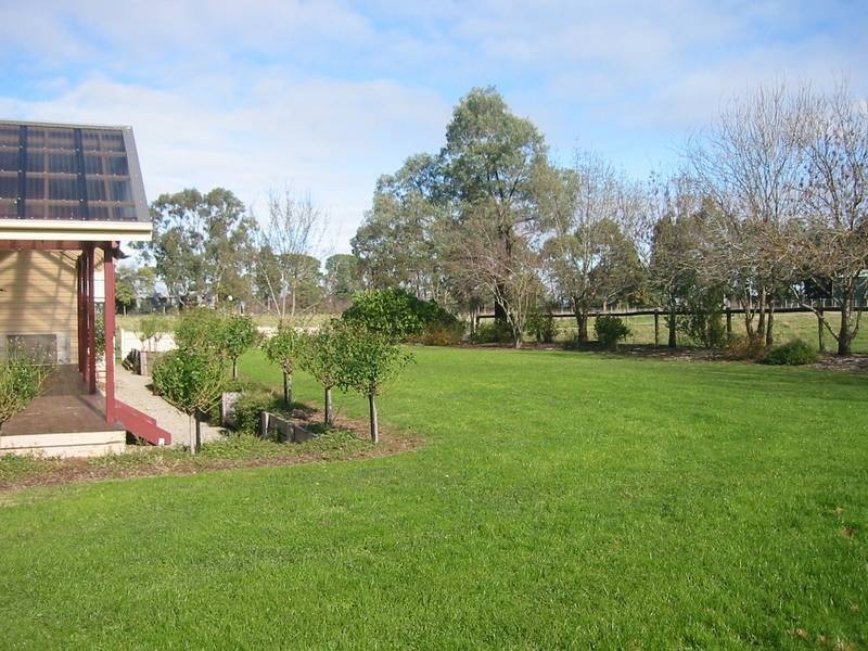 330 Brown Road, Officer VIC 3809