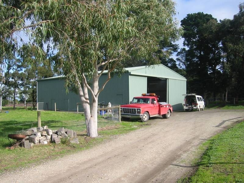 330 Brown Road, Officer VIC 3809